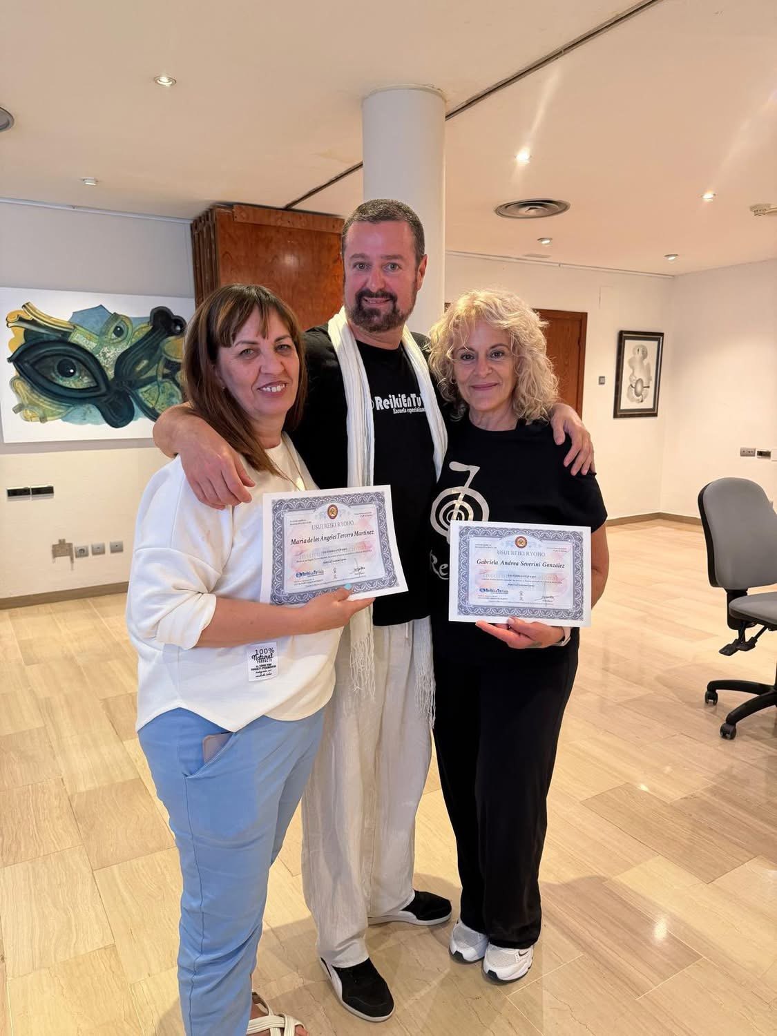 Alumnas con certificados Reiki